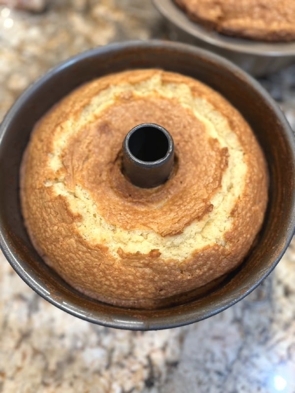 single sour cream pound cake